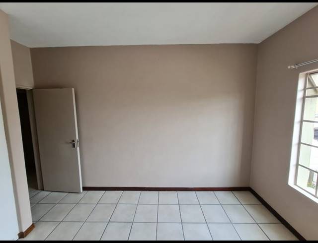 2 BEDROOM APARTMENT FOR SALE IN BRAKPAN NORTH
